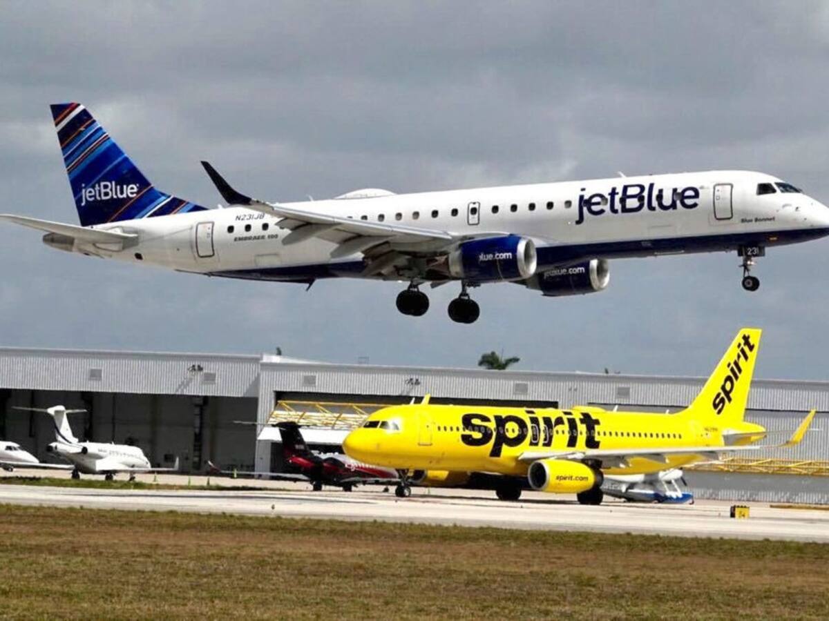EE.UU. prohibió vuelos comerciales a Haití tras ataques a aviones de Spirit y JetBlue