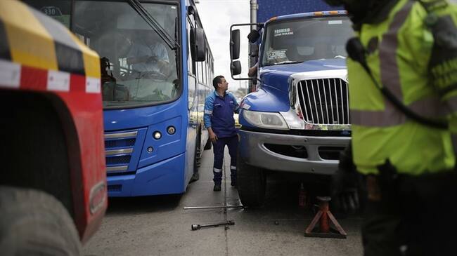 Ministerio de Transporte abrió mesa técnica con conductores para buscar salida al paro. Foto: Colprensa