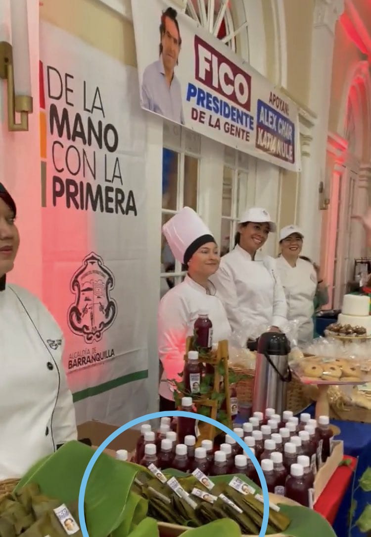 Pendón de la Alcaldía de Barranquilla en el evento político