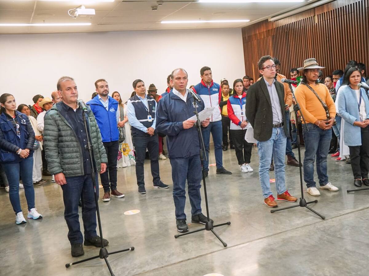 Indígenas y Alcaldía llegan a acuerdo para desalojar el Parque Nacional en Bogotá