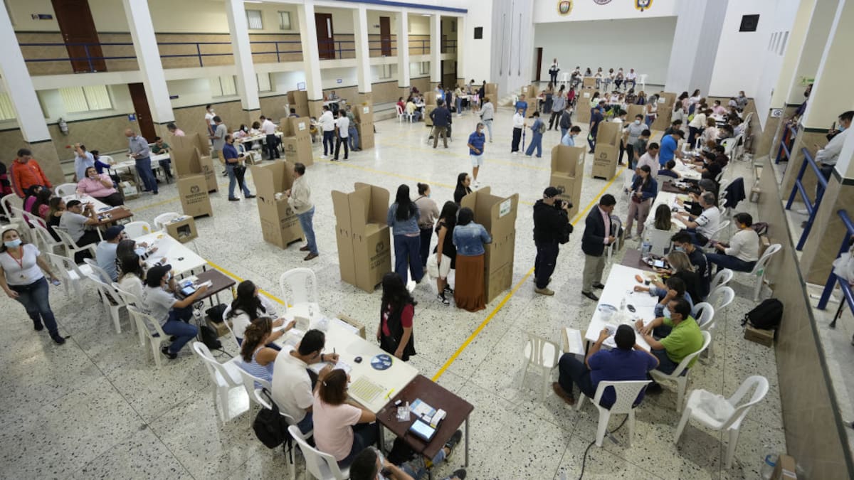 Más de 410 municipios están en riesgo para elecciones regionales por grupos armados
