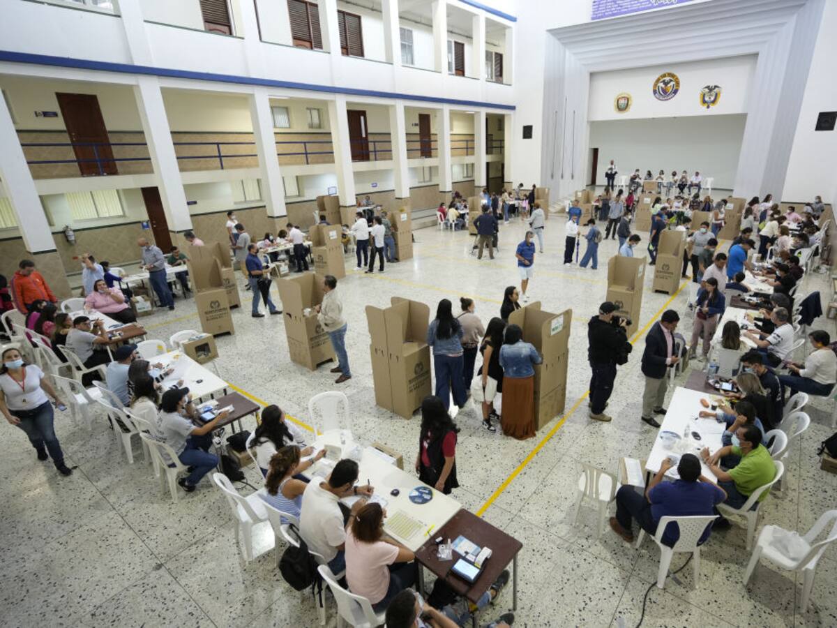 Más de 410 municipios están en riesgo para las elecciones regionales, según la Defensoría