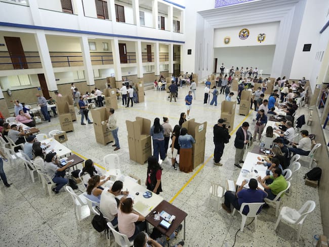 Más de 410 municipios están en riesgo para elecciones regionales por grupos armados