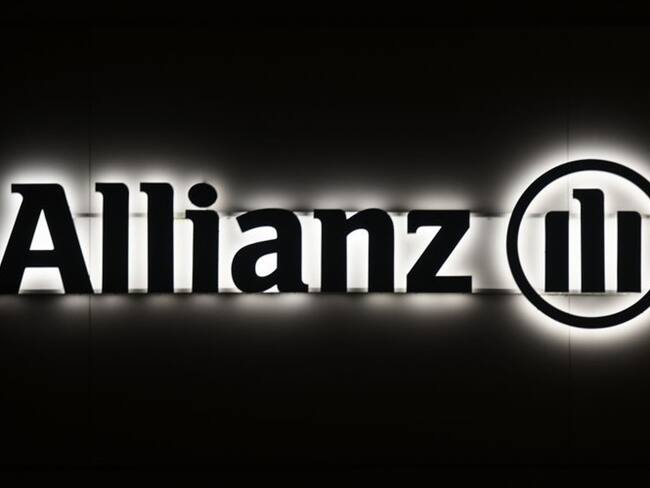 La sanción contra Allianz Seguros S.A. es de $125.052.000 pesos y está sujeta a los recursos de reposición y apelación. Foto: Getty Images / ARTUR WIDAK