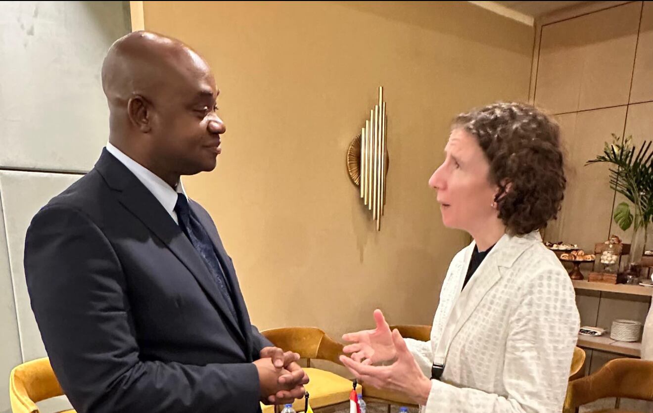 Luis Gilberto Murillo, canciller de Colombia, junto a Anneliese Dodds, ministra de Desarrollo, Mujeres y Equidades del Reino Unido. Foto: Suministrada.