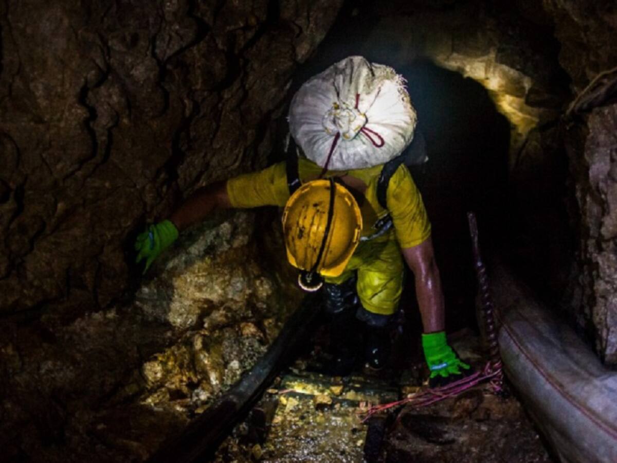 Avanza el rescate de 23 mineros atrapados en Segovia, Antioquia