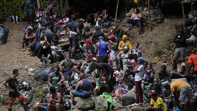 Migrantes en el Tapón del Darién. Foto: AFP