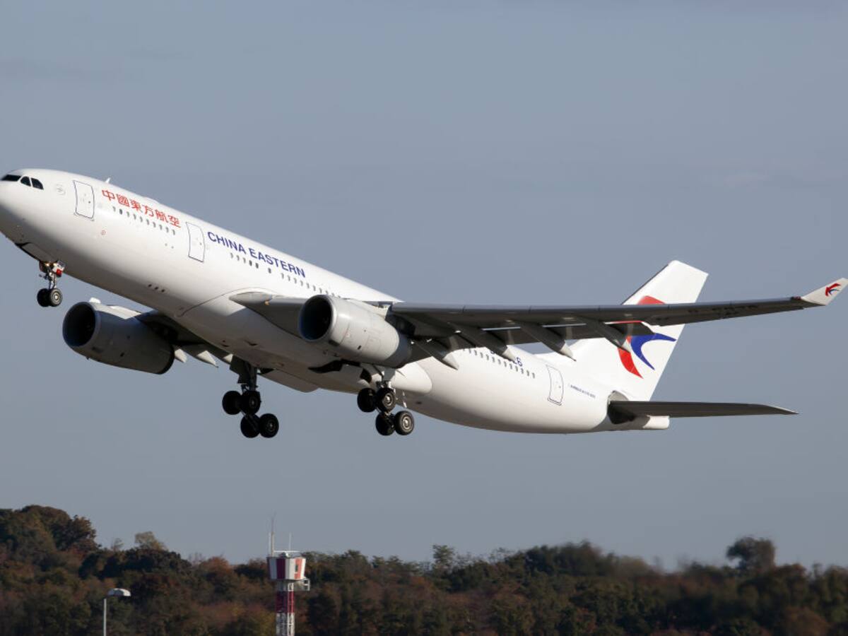 Avión en el que viajaban 132 personas se estrelló en el suroeste de China