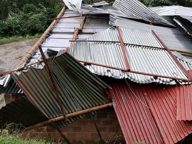 Vendaval generó daños e inundaciones en Anserma, Caldas. Foto: Tomada del perfil de Facebook de la Defensa Civil de Anserma, Caldas.
