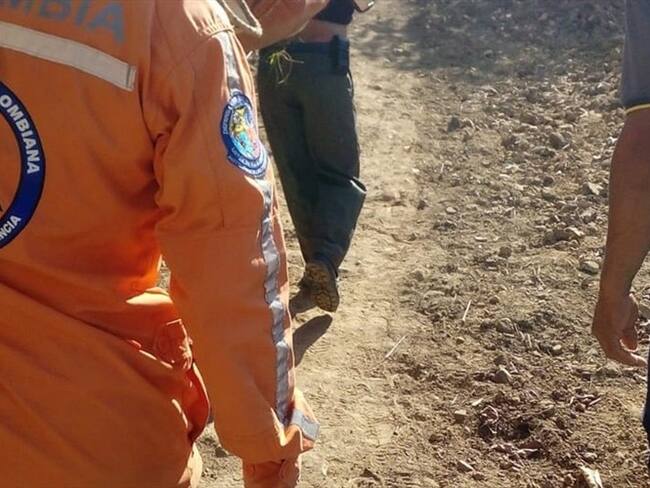 La Defensa Civil con apoyo de la comunidad realizó las labores de levantamiento de los cadáveres . Foto: Defensa Civil