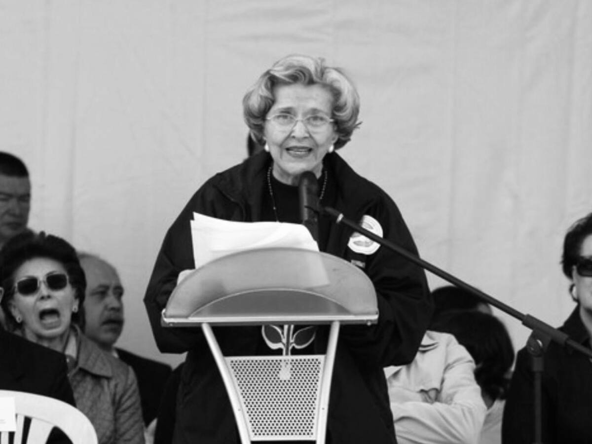 Nydia Quintero, abuela de Miguel Uribe, es velada en cámara ardiente en el Capitolio Nacional