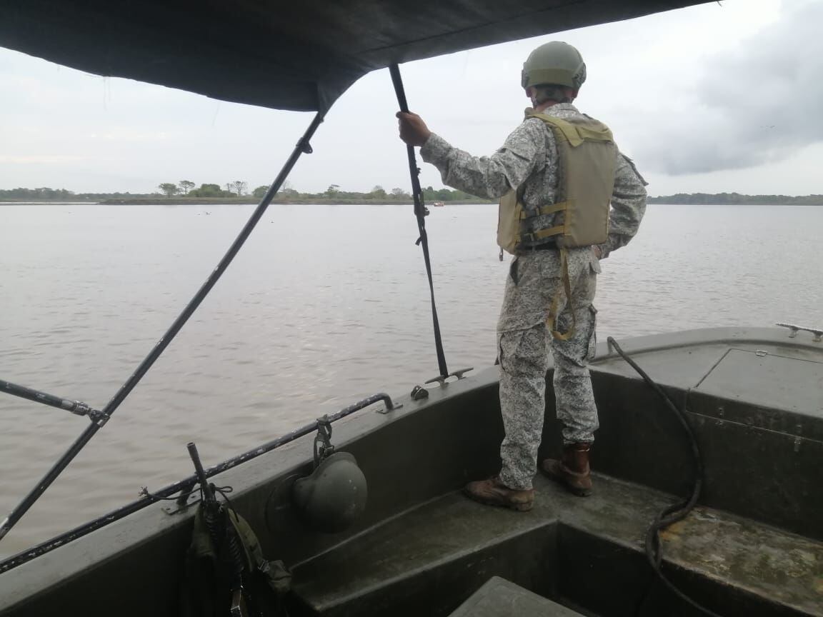 La búsqueda se realiza con dos buques del Batallón Fluvial de Infantería de Marina No.17. Crédito : Cortesía.