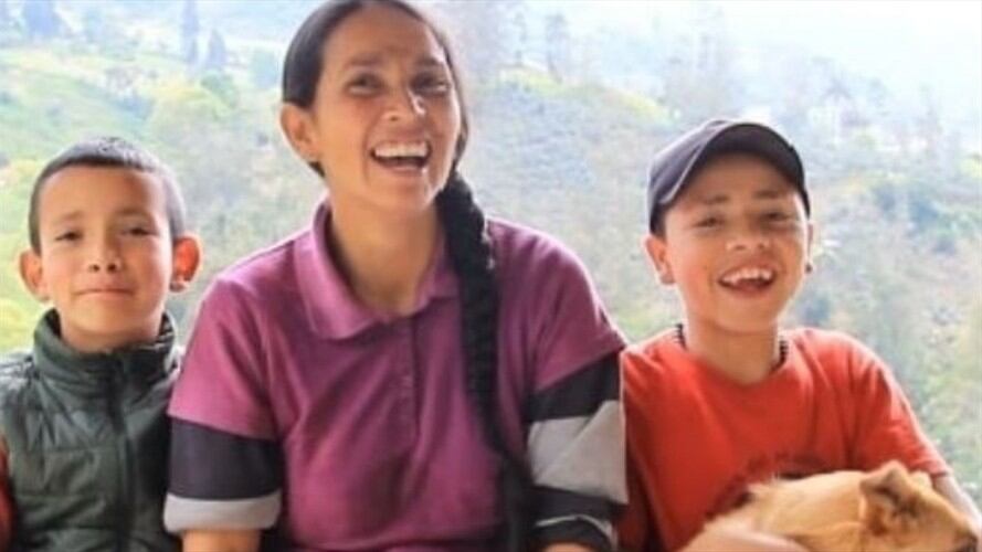 "Nubia e Hijos" reciben 30 millones de pesos y van a comprar casa. Foto: @nubiaehijos