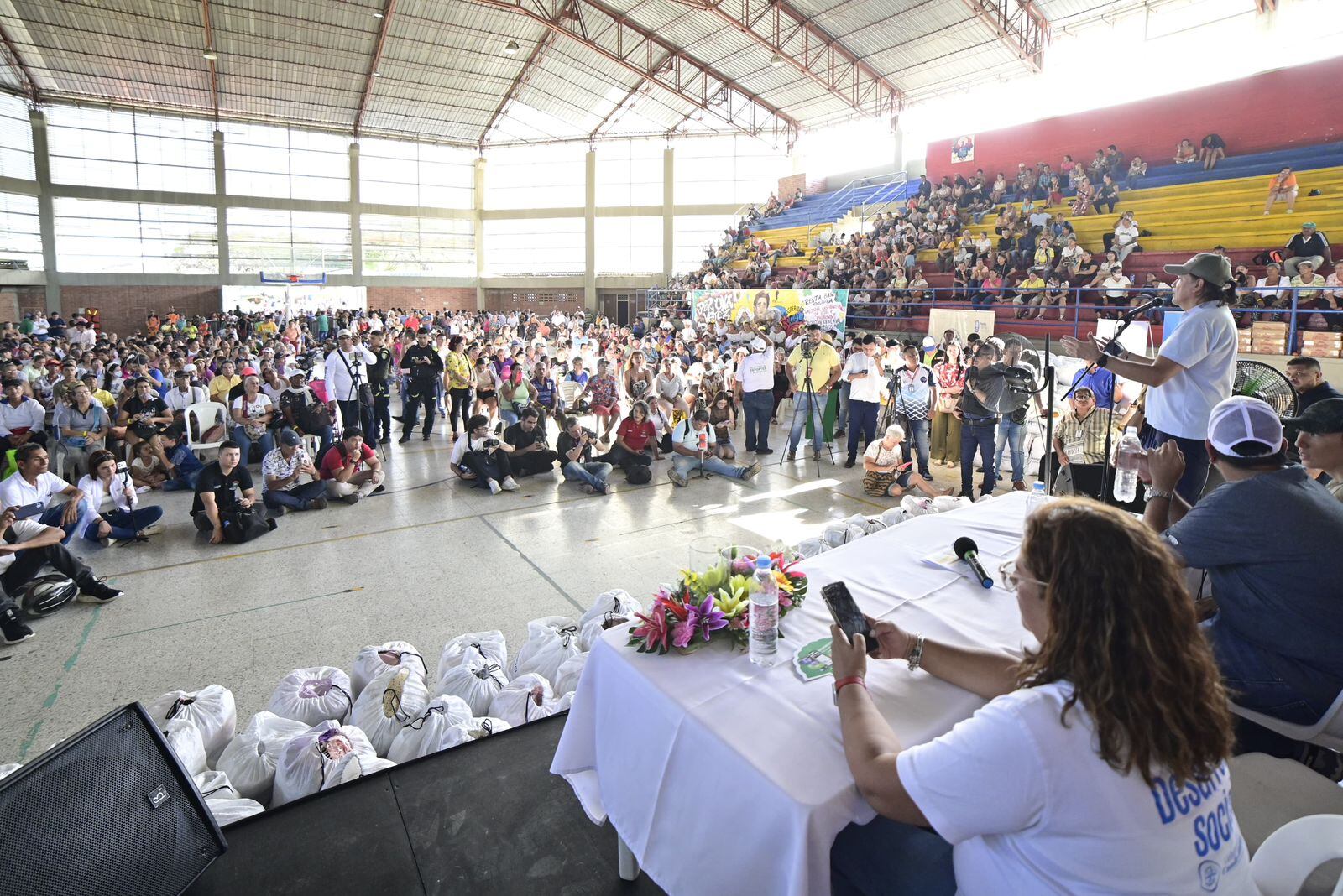 Entrega de kits del DPS y la DIAN en Girardot. Foto: Prosperidad Social