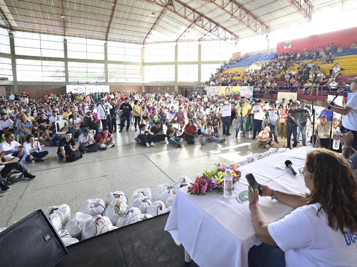 Prosperidad Social entregó en Girardot mil paquetes de mercancía incautada