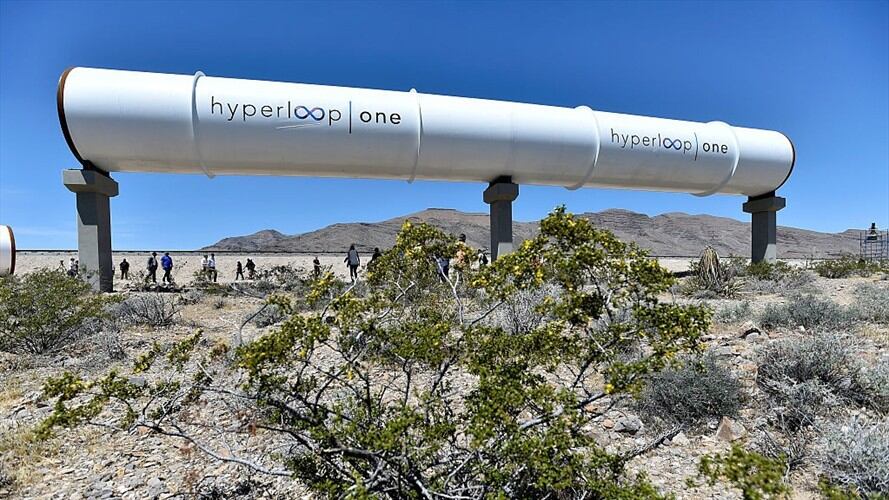 Uno de los tubos del Hyperloop presentados por Elon Musk. Foto: Getty Images