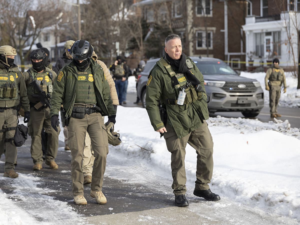 Minnesota declaró emergencia y alistó Guardia Nacional tras muerte de una mujer por ICE