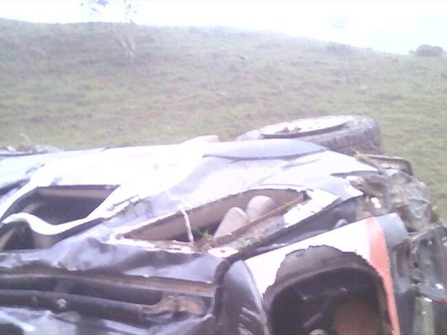 El vehículo pertenecía a la candidata de la Alcaldía de Suratá, Ana Coronado, quien no iba en el automotor en el momento los hechos. . Foto: suministrada.