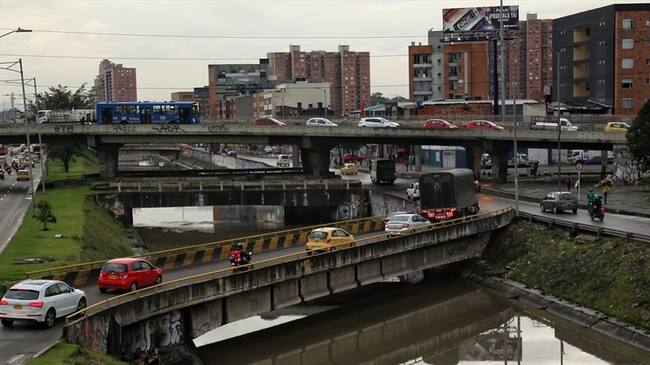Hasta el próximo 16 de julio hay plazo para pagar el impuesto de vehículos en Bogotá con el 10% de descuento. Foto: Colprensa / CAMILA DÍAZ