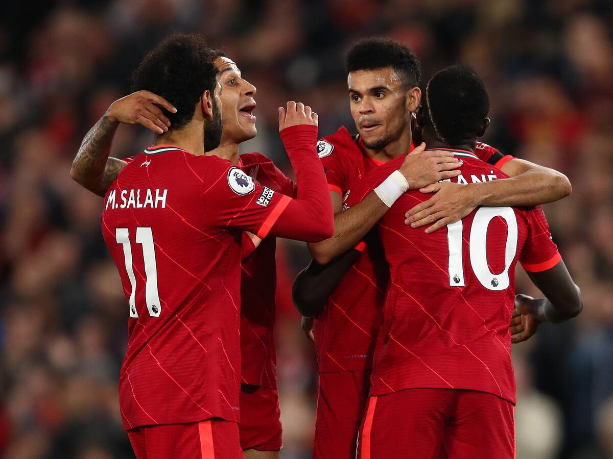 Con Luis Díaz como figura, Liverpool goleó 4-0 al Manchester United