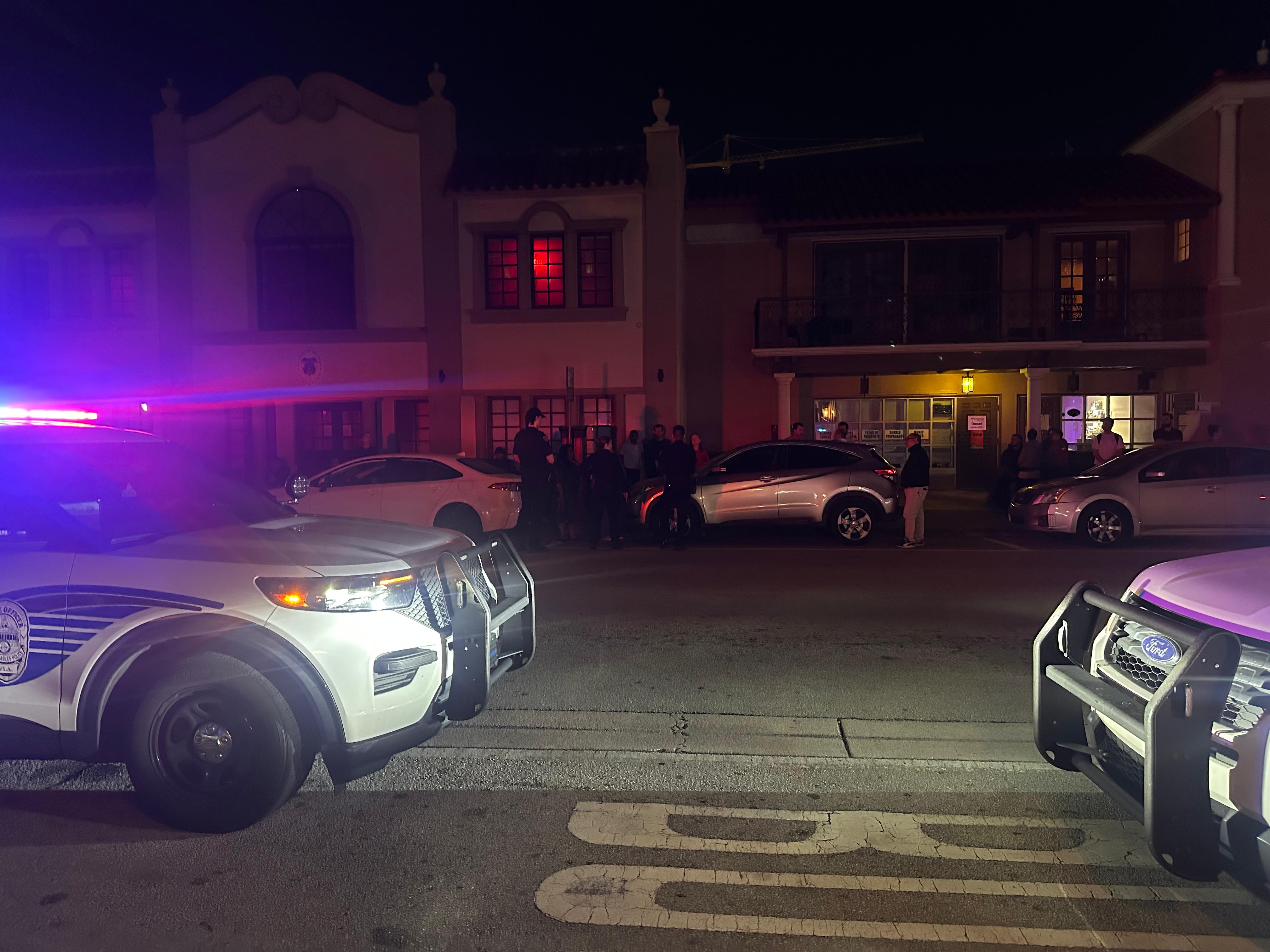 Filas Consulado de Colombia en Miami. Foto: W Radio