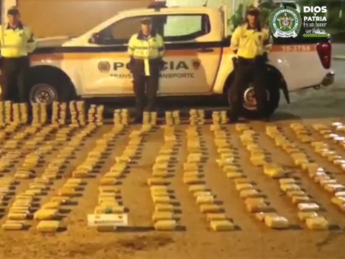 Encuentran 1.000 paquetes de marihuana en vehículo accidentado en vía Tunja - Bogotá