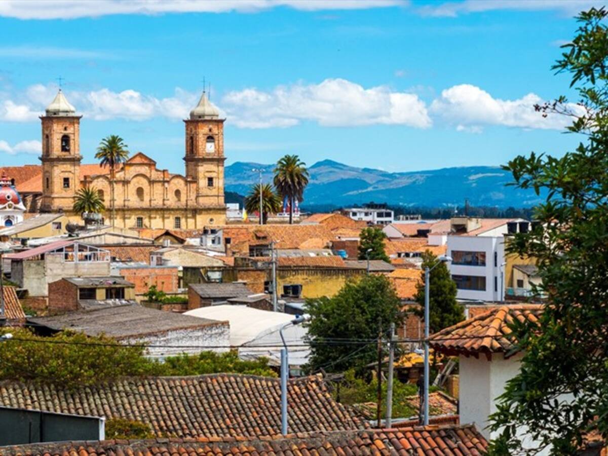 Zipaquirá está sitiada: bloqueos impiden el ingreso y salida de sus habitantes