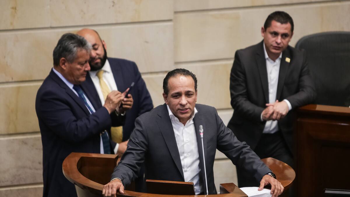 Benedetti y Laura Sarabia no nos representan en este proyecto: Alexander López, director del DNP