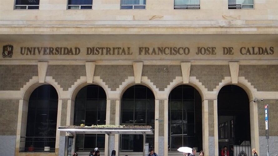 Muñoz es investigado por corrupción en la Distrital.También fue capturada la extesorera de la institución educativa.. Foto: Cortesía