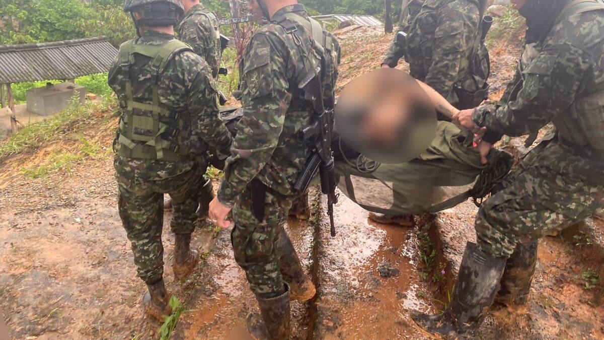 Las Fuerzas Militares salvaron la vida de un subversivo herido en combate en el Cauca