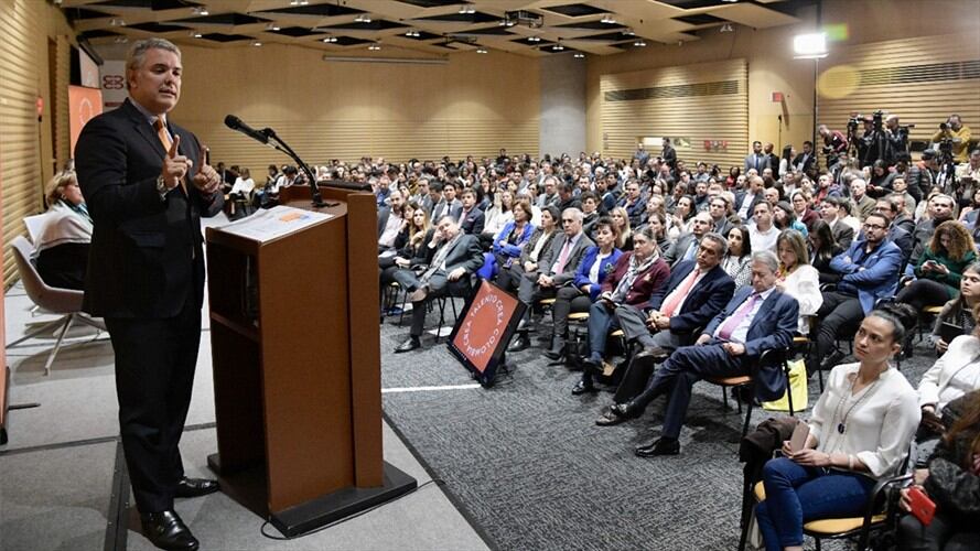El presidente Iván Duque citó como ejemplo la serie de Netflix “Narcos” para exponer el potencial de los productos audiovisuales y de la Economía Naranja. Foto: Presidencia