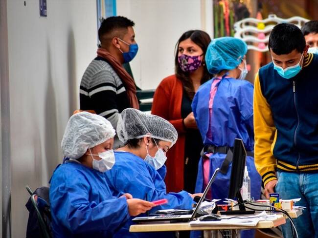 Desde el sábado 14 de agosto se podrán vacunar los mayores de 20 años . Foto: Colprensa