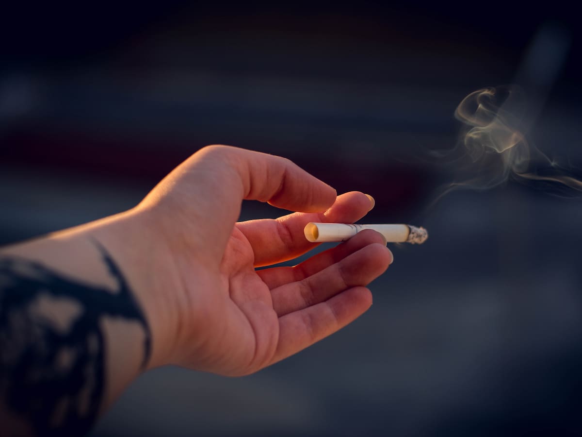SIC ordena a Éxito y Rappi reforzar medidas para impedir venta virtual de cigarrillos a menores