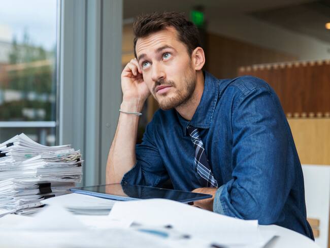 Persona pensando imagen de referencia. Foto: Getty Images.