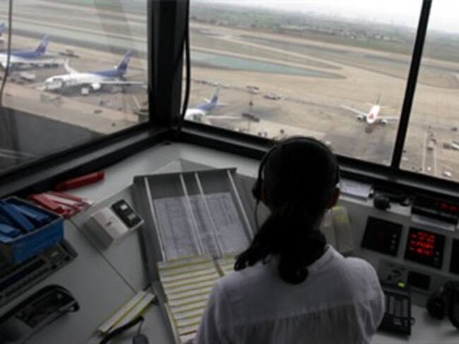 MinTrabajo, Aerocivil  y sindicato estudiarán hoy situación laboral de los controladores aéreos