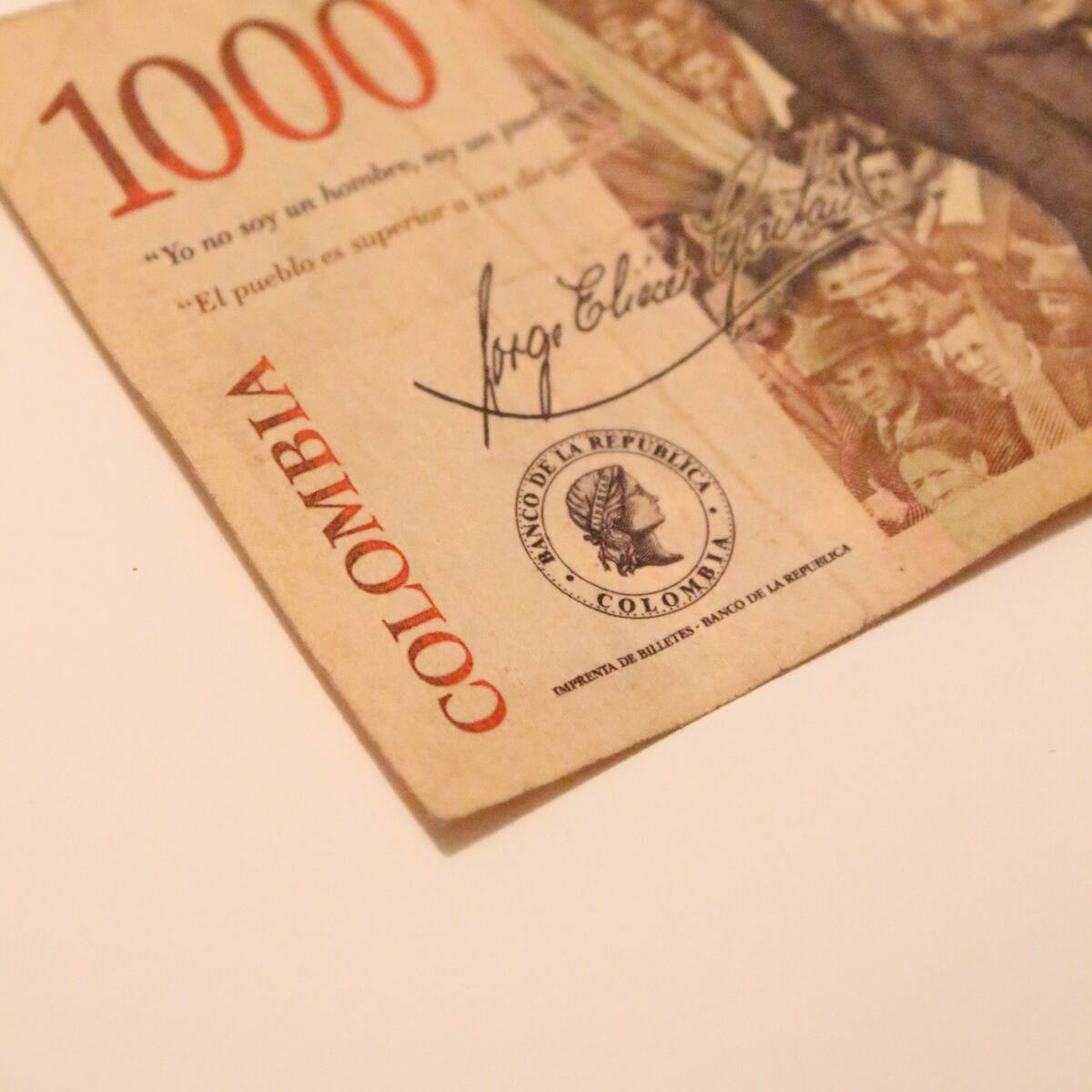 Video: ¿los colombianos saben quién es el personaje del billete de 1.000 pesos?