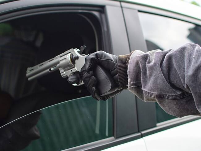 Uno siente que la alcaldesa Claudia López habla de la percepción de seguridad como si fuera algo irreal: Iván Díaz. Foto: Getty Images / SEKSAN MONGKHONKHAMSAO