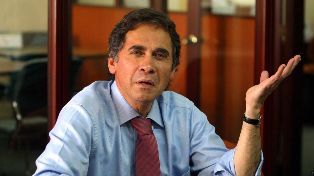 Universitaria de Colombia suspende relaciones con Carlos Moreno de Caro