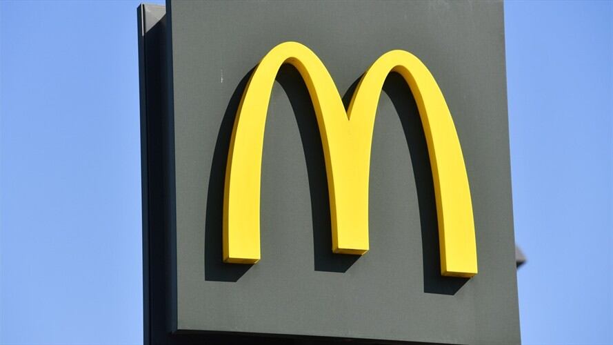 El cambio se aplicará inicialmente en las tiendas del gigante de comidas rápidas en Estados Unidos.. Foto: Getty Images