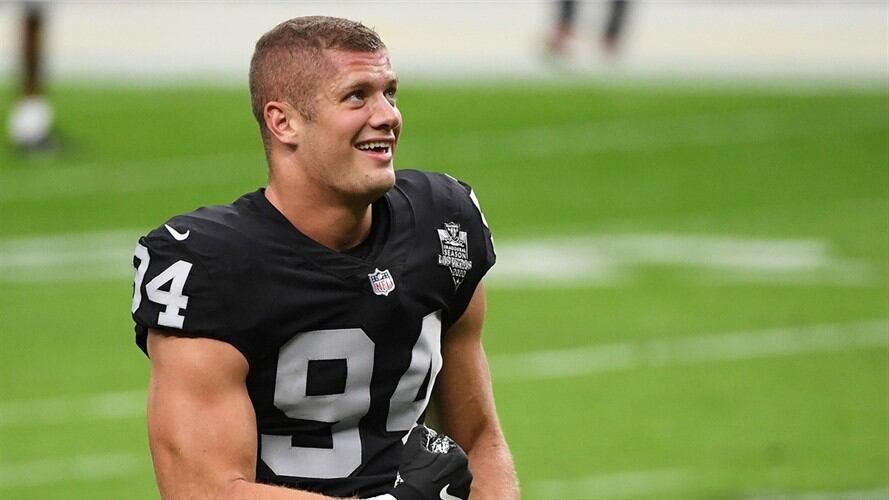 Carl Nassib, jugador de la NFL de los Raiders de Las Vegas. Foto: Ethan Miller/Getty Images