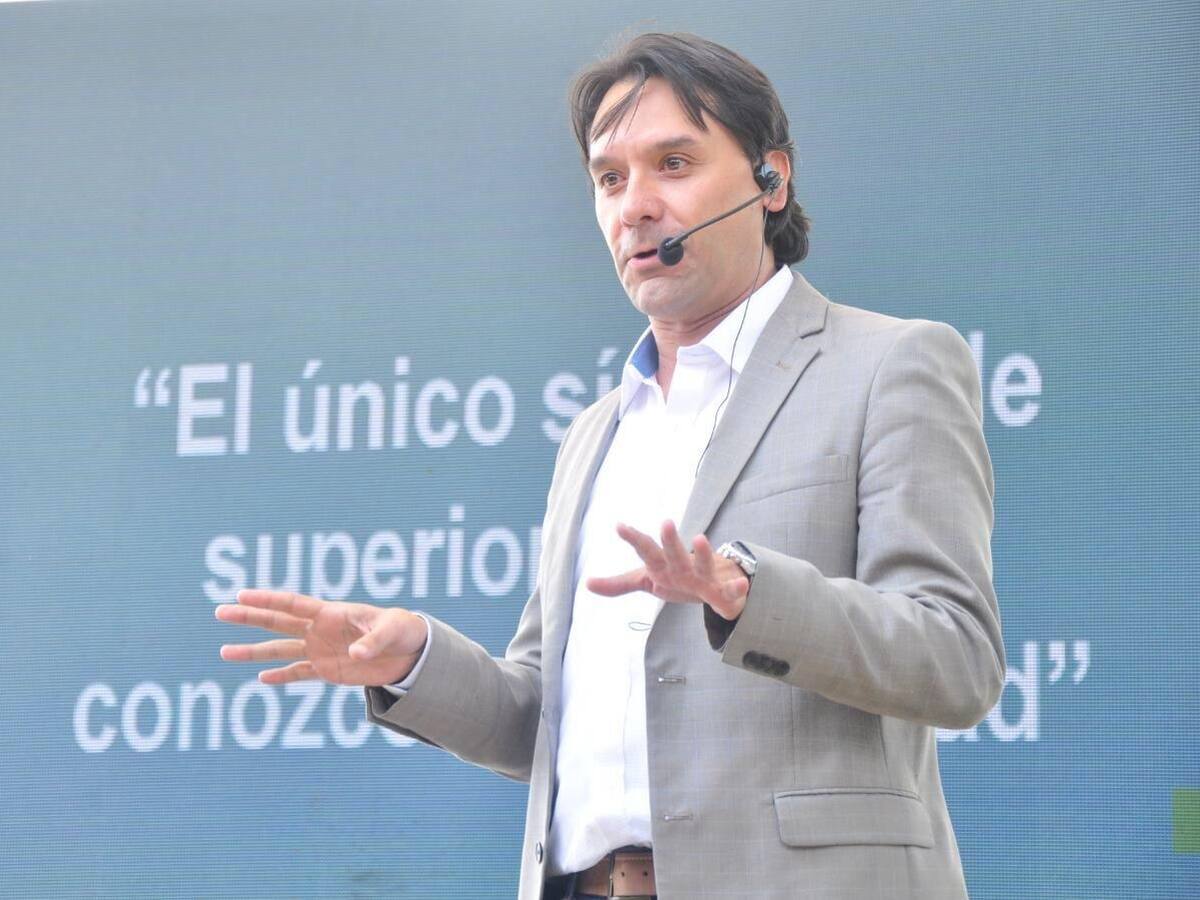 ‘El Contagio de la Amabilidad’: El libro que se llevo el primer puesto en las becas del Ministerio de Cultura