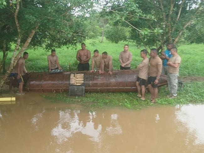 En río Caguán encuentran semisumergible para traficar droga. Foto: Fuerzas Militares