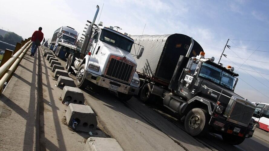 Camioneros esperan retomar envíos de carga y operaciones comerciales con Venezuela. Foto: Colprensa
