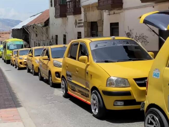 Los taxistas de Tunja recorrieron las principales calles de la ciudad