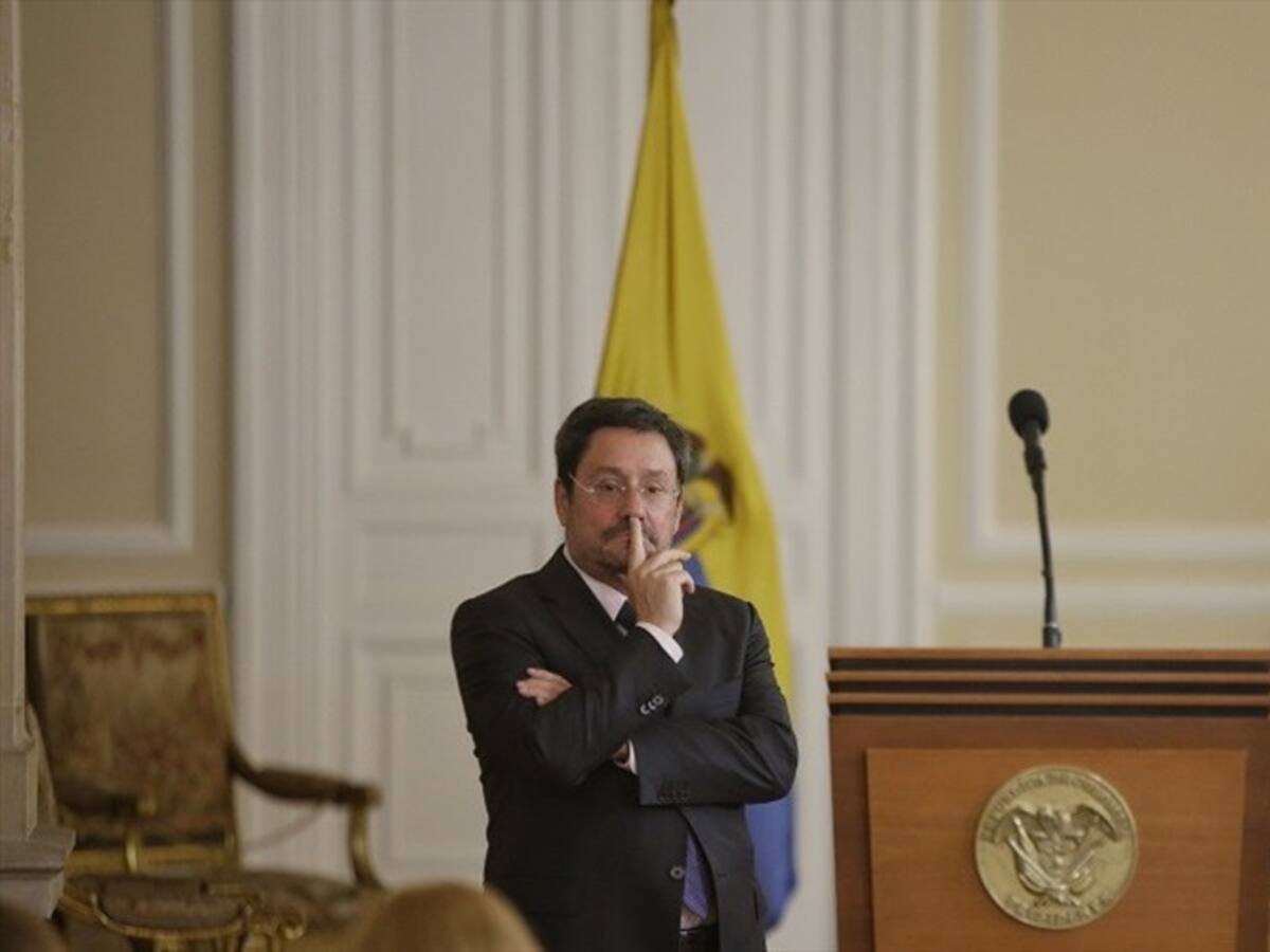 Francisco Santos evalúa tomar acciones legales contra Mancuso