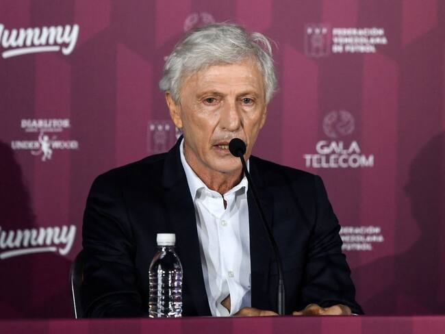 Argentine Jose Nestor Pekerman speaks after being presented as the new coach of the Venezuelan national football team, in Caracas on November 30, 2021. (Photo by Yuri CORTEZ / AFP) (Photo by YURI CORTEZ/AFP via Getty Images)