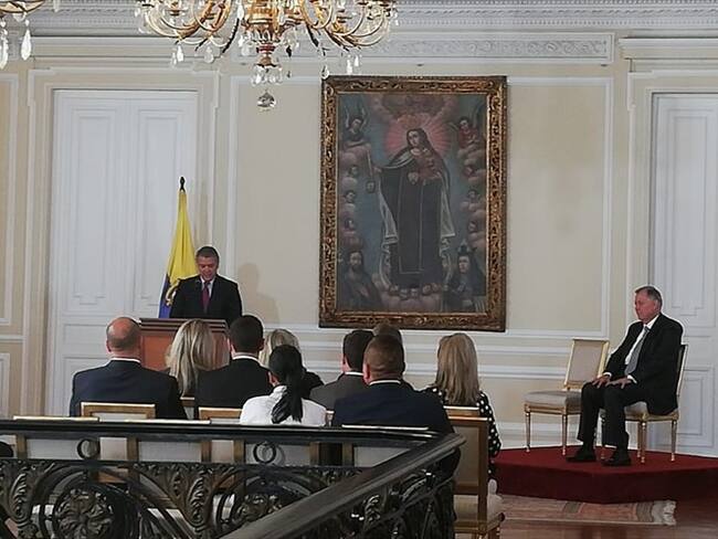 El presidente Iván Duque posesionó esta mañana a Alejandro Ordóñez como nuevo embajador de Colombia ante la OEA y le dijo sus objetivos para el cargo.. Foto: W Radio