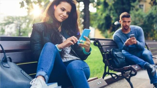 ¿Sabes en realidad con quién estás ligando en internet? Foto: BBC Mundo