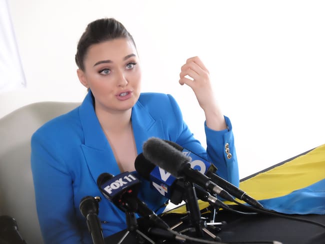 “Me tomó dos días cruzar la frontera”: Veronika Didusenko, ex Miss Ucrania que huyó con su hijo de siete años