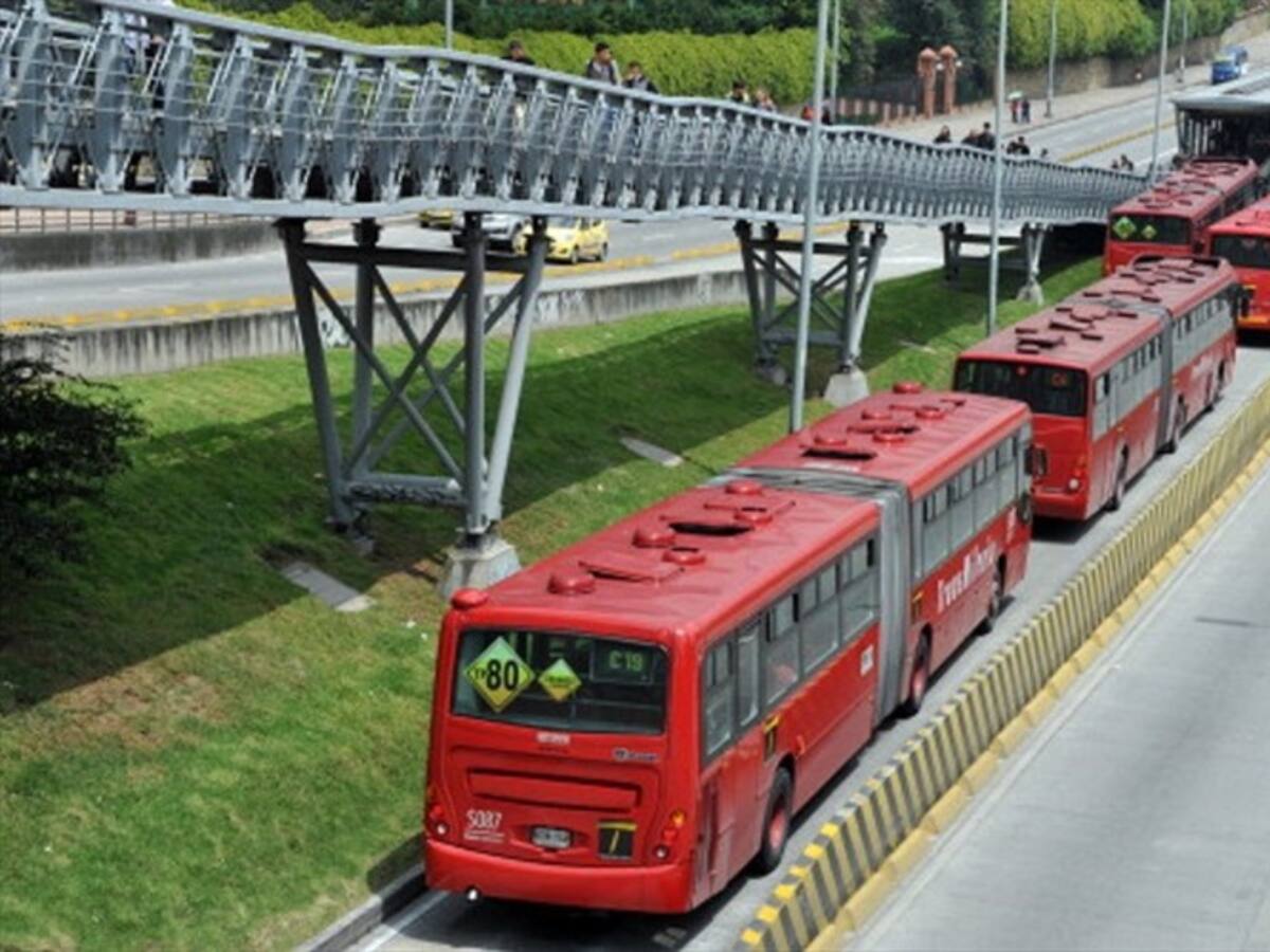 Radican carta contra licitación que reemplaza buses de Transmilenio